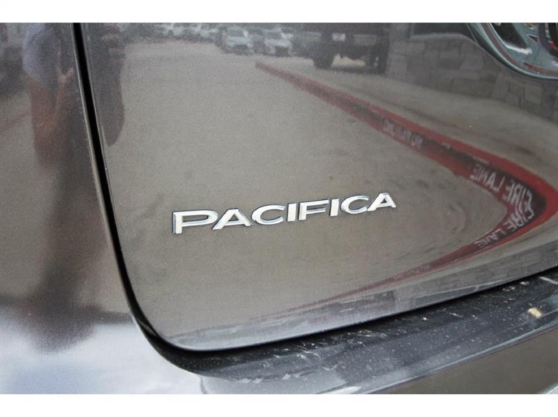 Chrysler Pacifica  2022