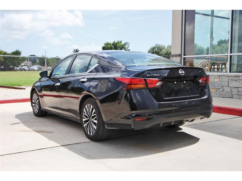 Nissan Altima  2025