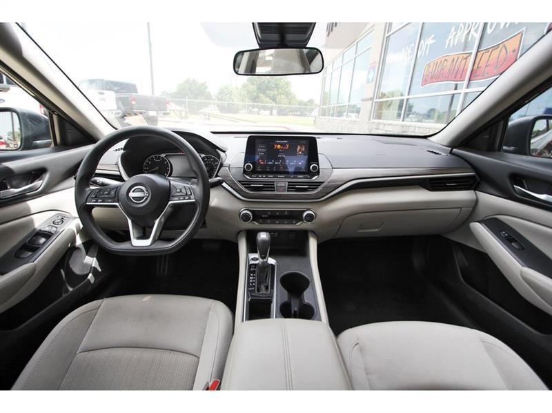 Nissan Altima  2025