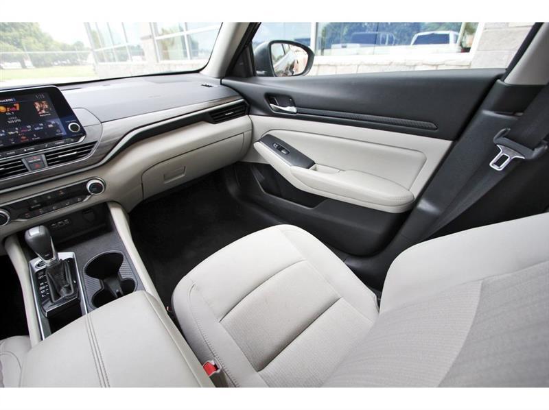 Nissan Altima  2025