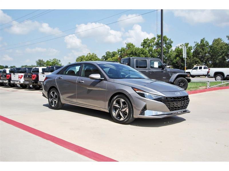 Hyundai Elantra  2023