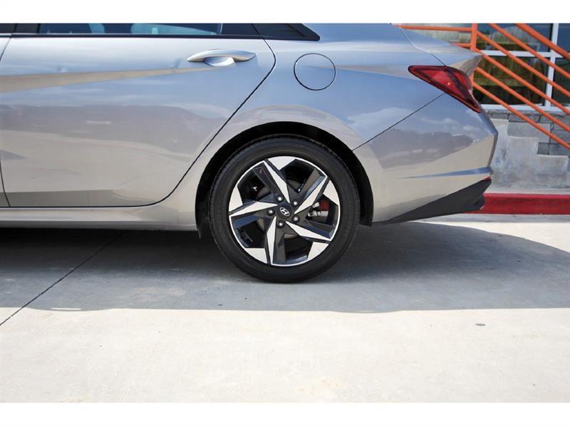 Hyundai Elantra  2023