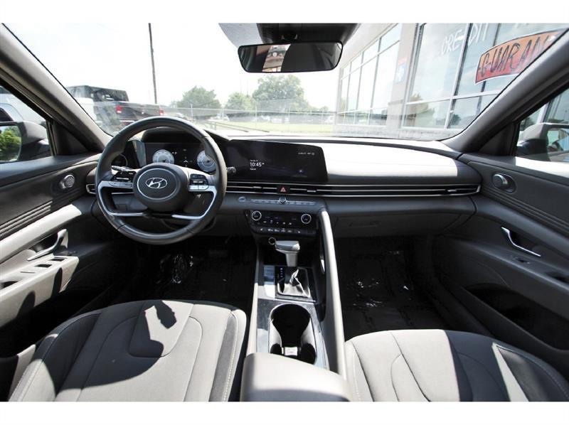 Hyundai Elantra  2023