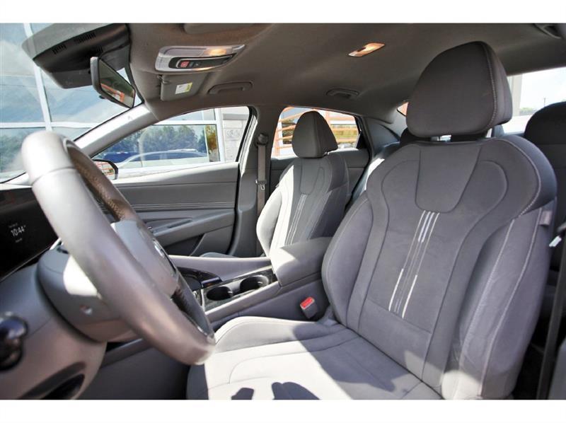 Hyundai Elantra  2023