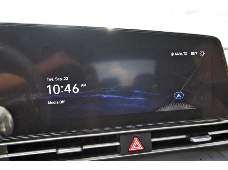 Hyundai Elantra  2023