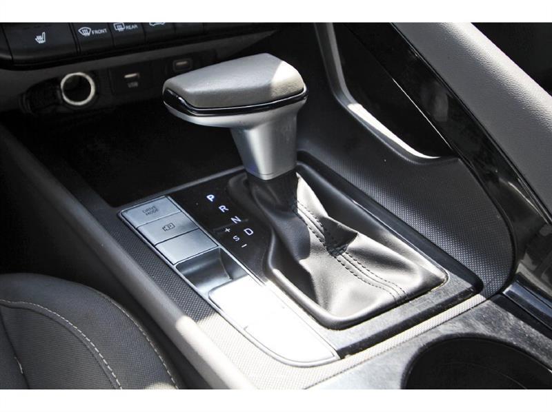 Hyundai Elantra  2023