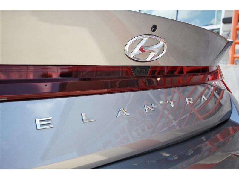 Hyundai Elantra  2023