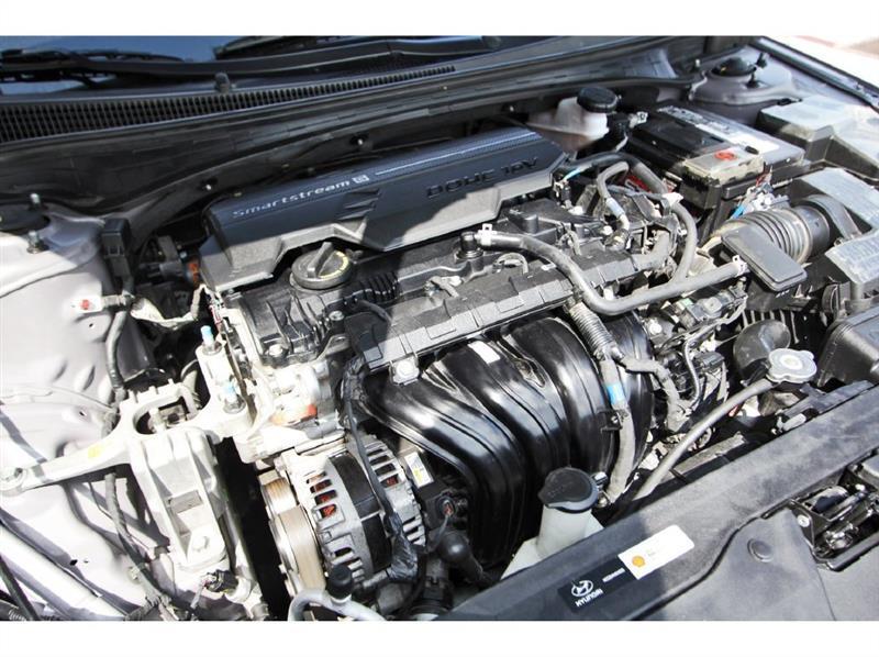 Hyundai Elantra  2023