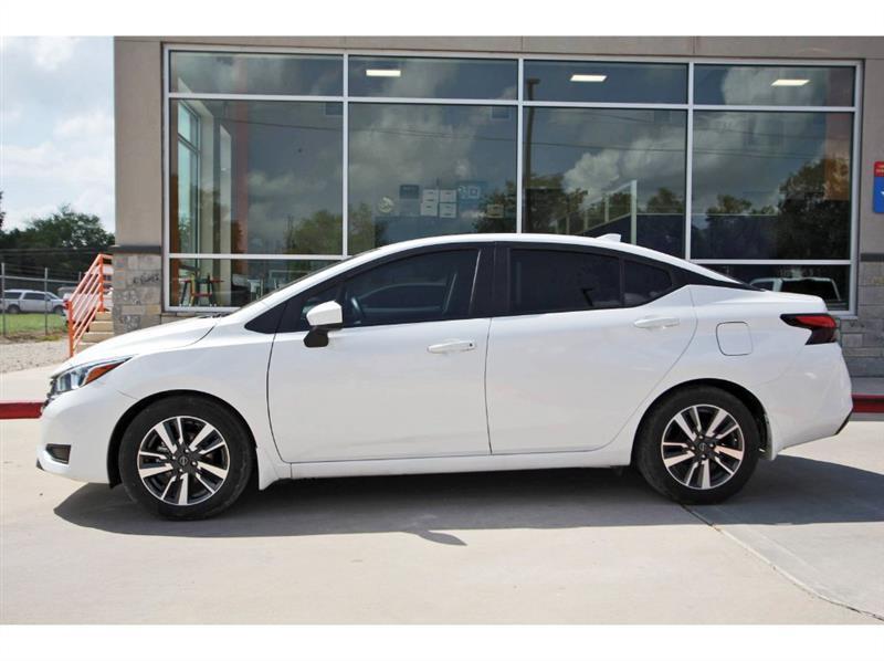 Nissan Versa  2024