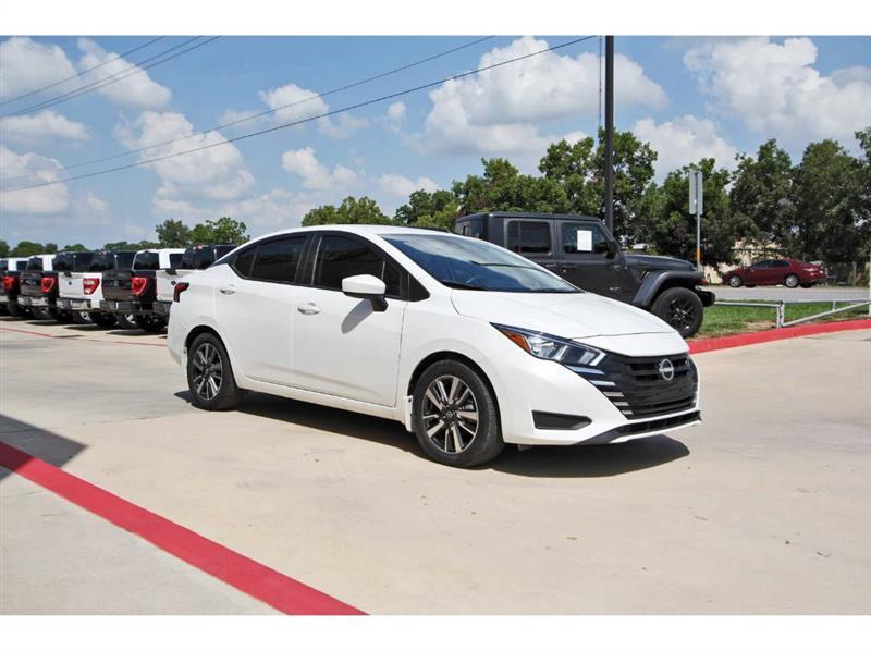Nissan Versa  2024