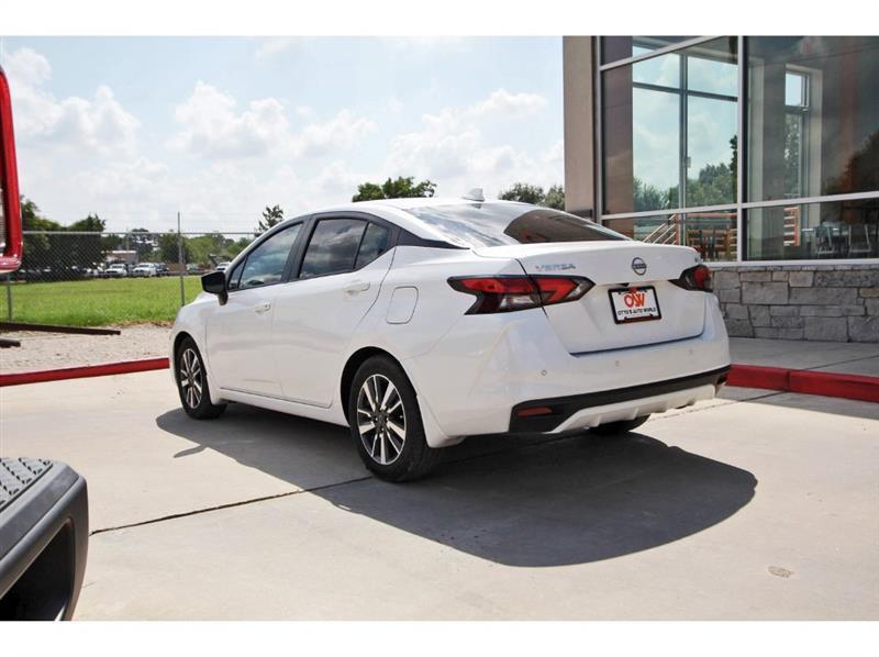Nissan Versa  2024