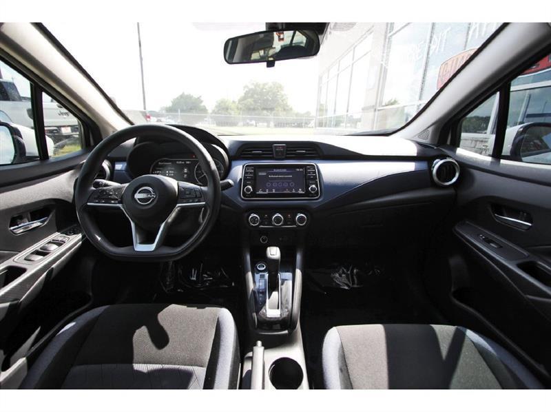 Nissan Versa  2024