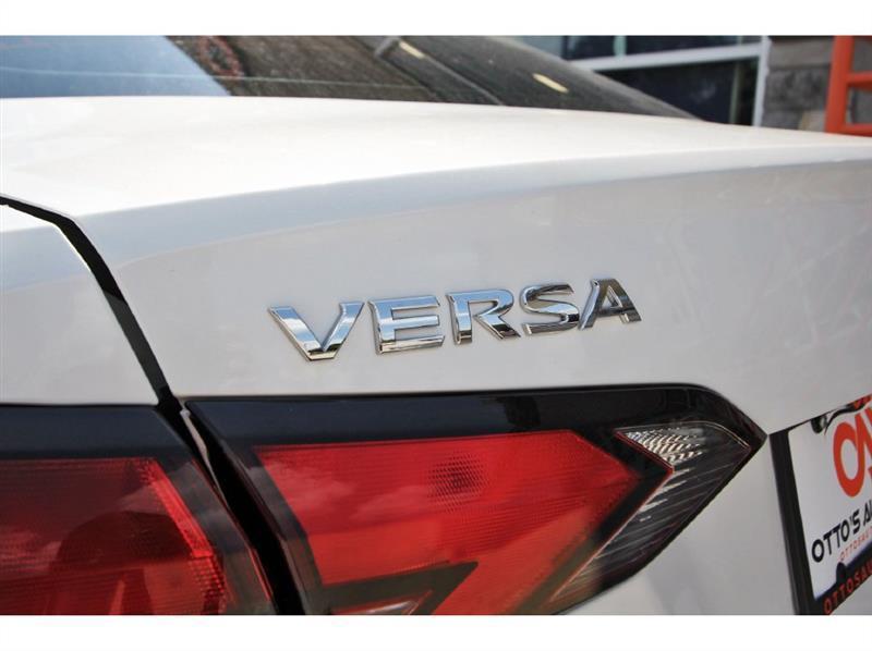Nissan Versa  2024