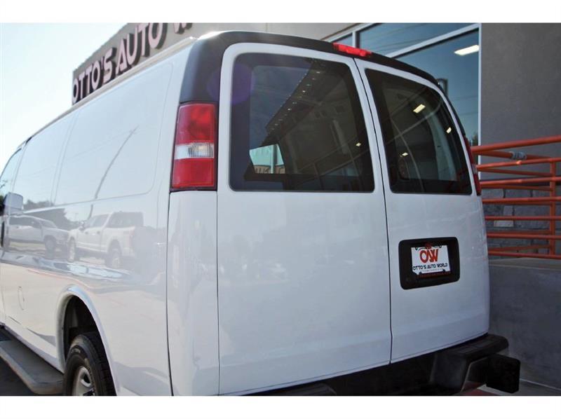 GMC Savana Cargo Van  2021