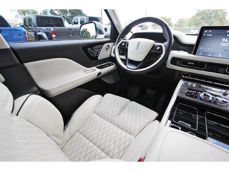 Lincoln Aviator  2020