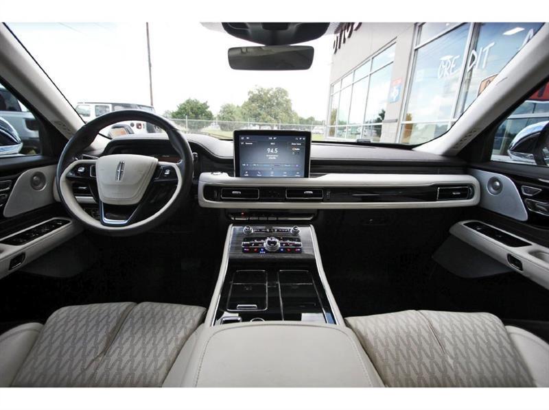 Lincoln Aviator  2020