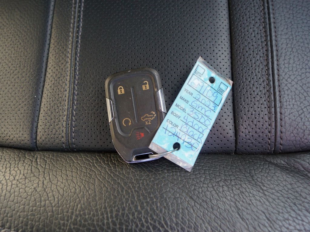 GMC Sierra 3500HD  2023