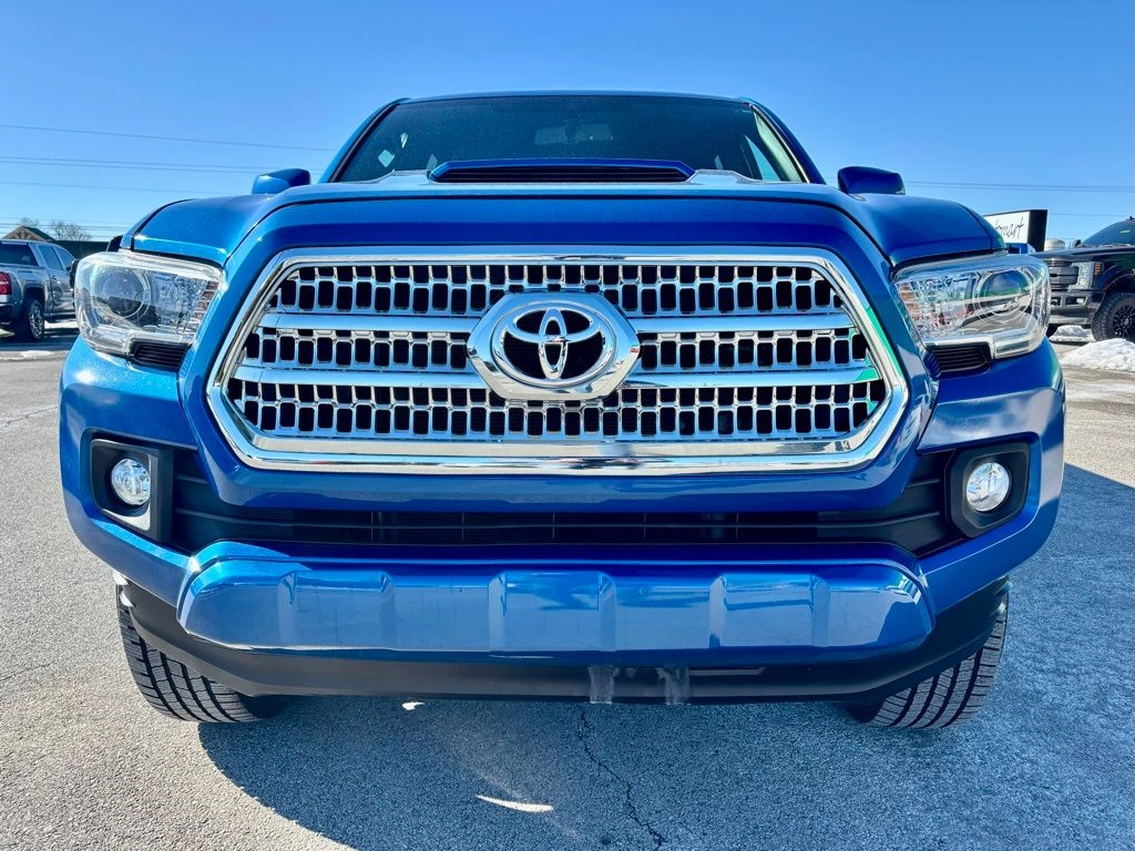 Toyota Tacoma  2016