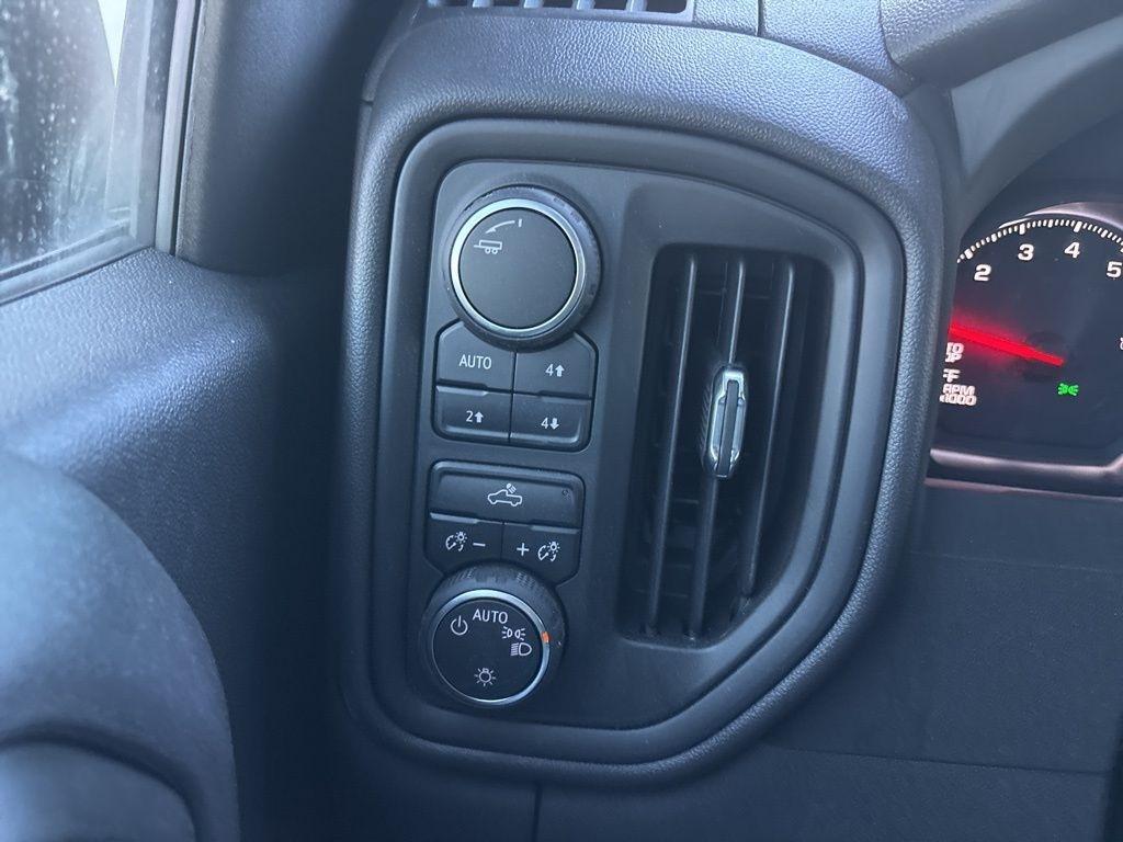 Chevrolet Silverado 1500  2025