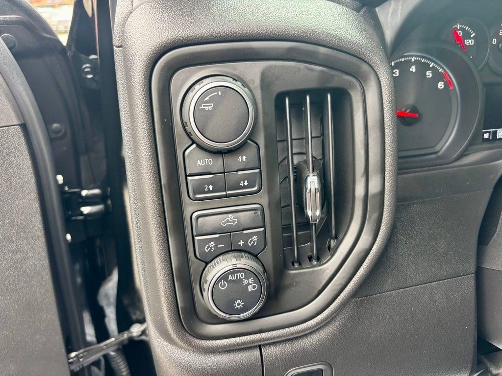 Chevrolet Silverado 1500  2025