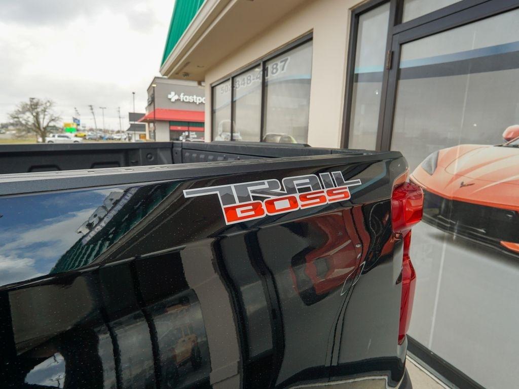 Chevrolet Silverado 1500  2025