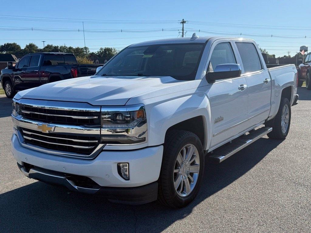Chevrolet Silverado photo 3