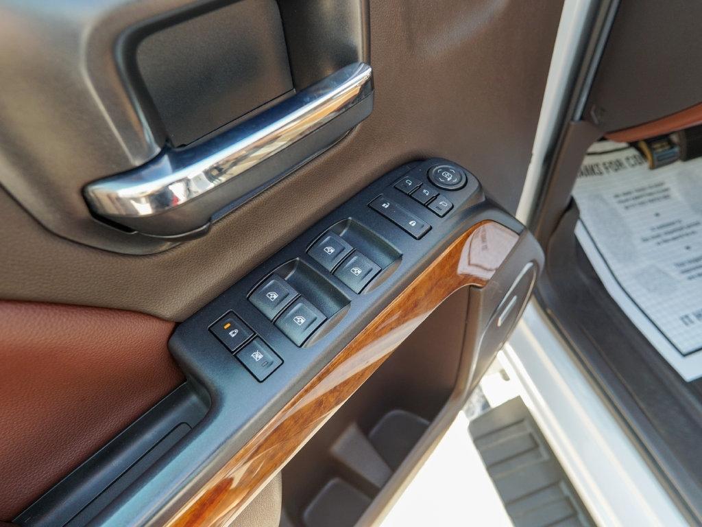 Chevrolet Silverado photo 15