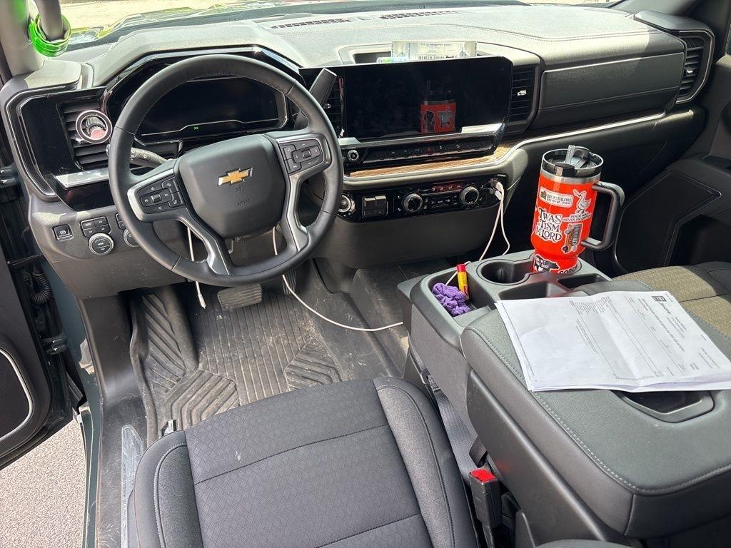 Chevrolet Silverado 1500  2025