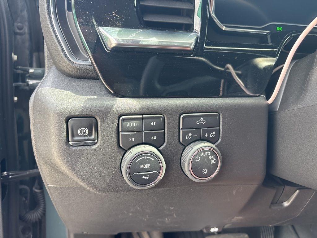 Chevrolet Silverado 1500  2025