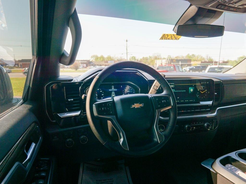 Chevrolet Silverado 1500  2025