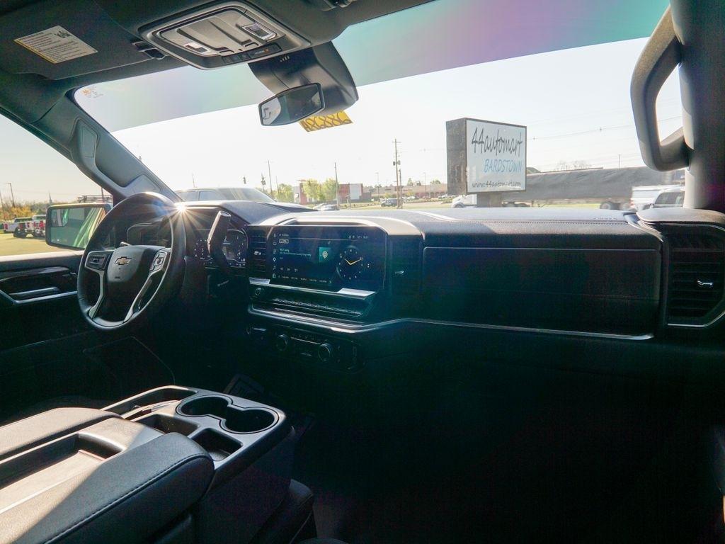 Chevrolet Silverado 1500  2025