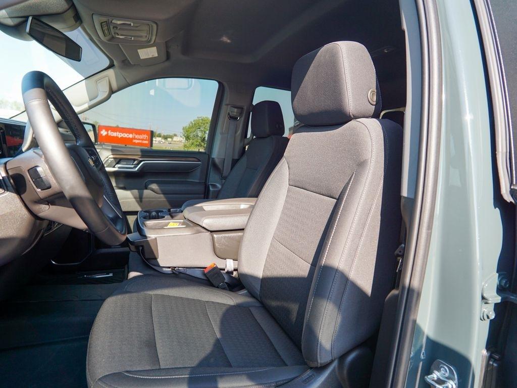 Chevrolet Silverado 1500  2025