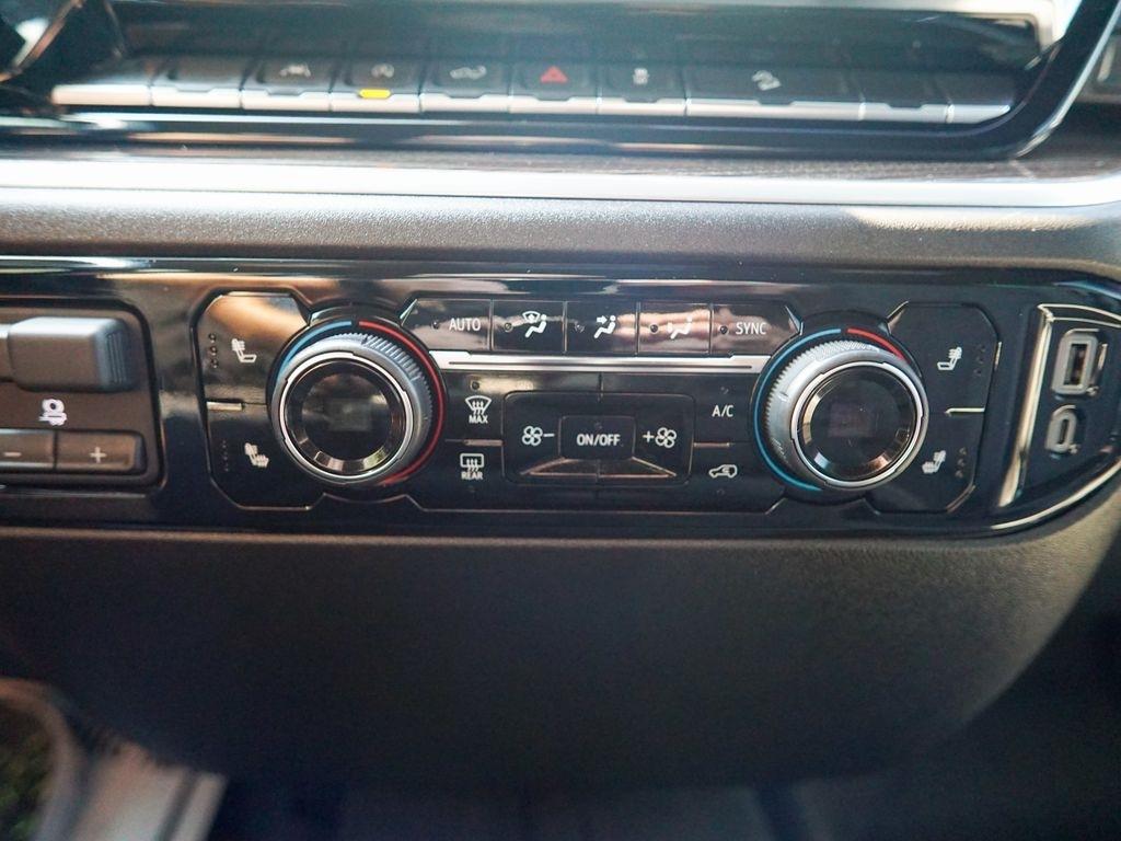 Chevrolet Silverado 1500  2025