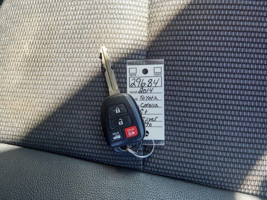 Toyota Corolla  2014
