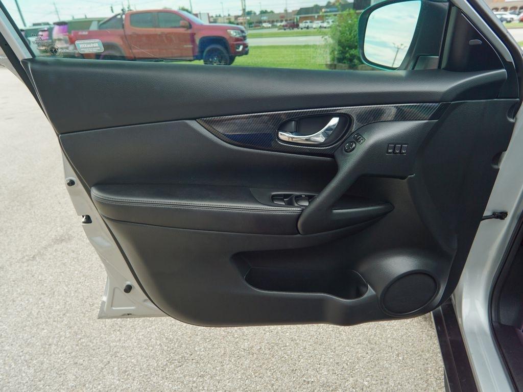 Nissan Rogue  2020