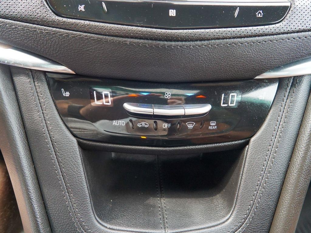 Cadillac XT5  2021