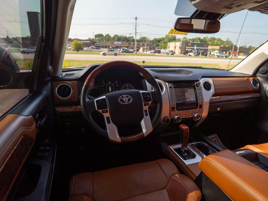 Toyota Tundra  2018