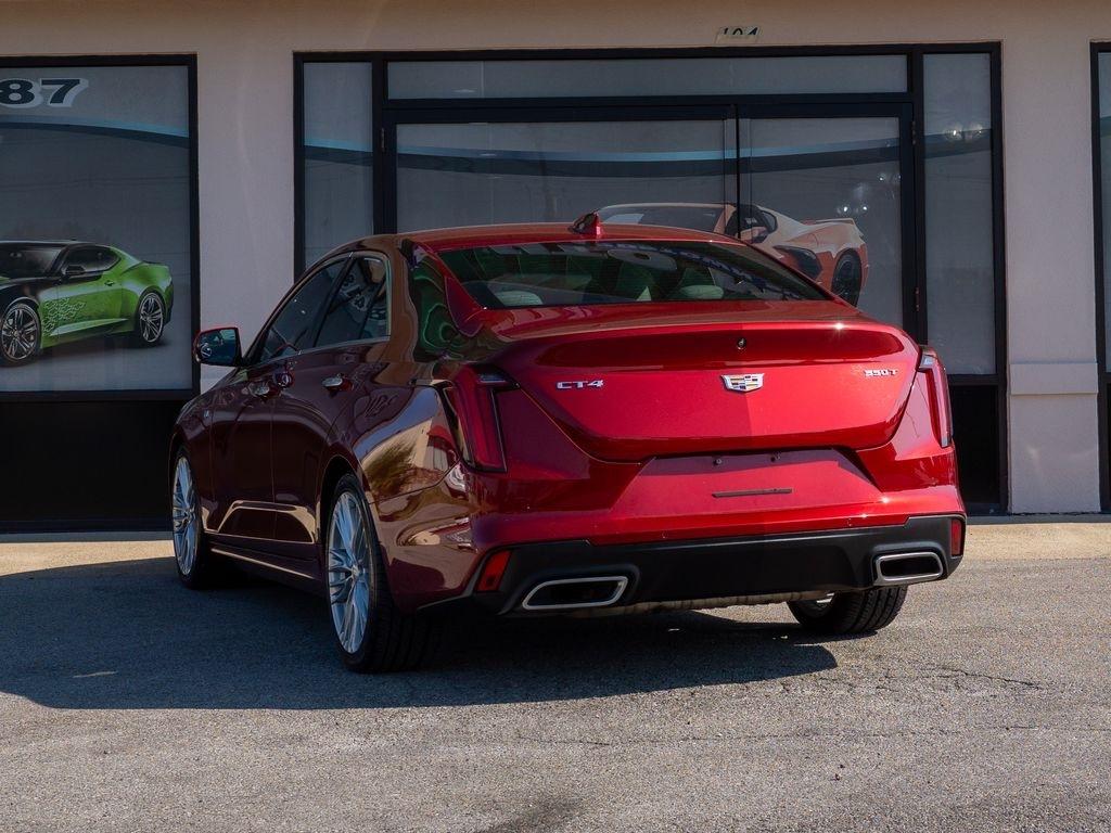 Cadillac CT4  2021