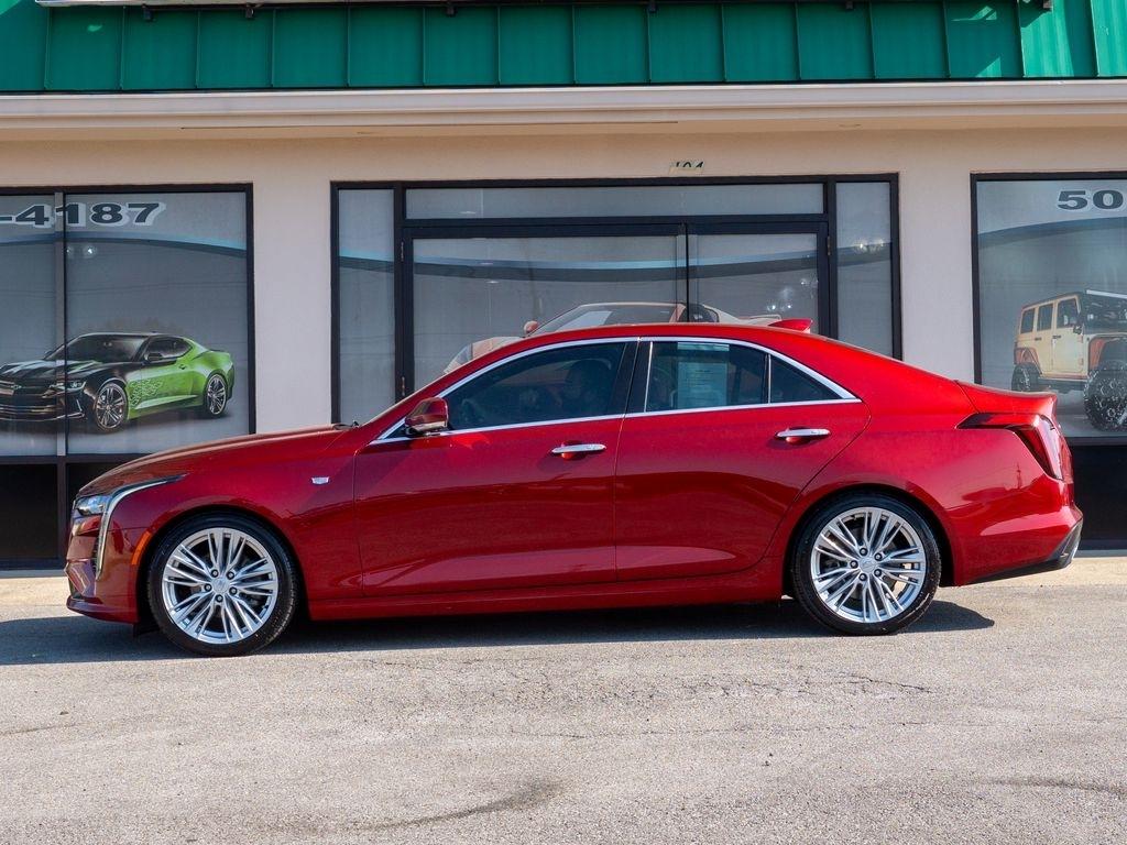 Cadillac CT4  2021