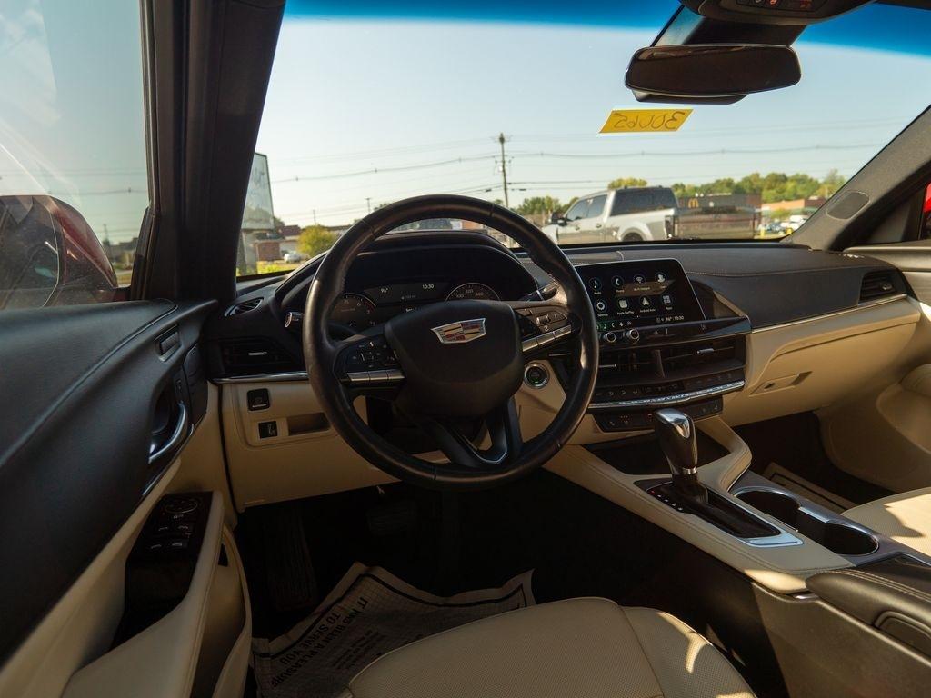 Cadillac CT4  2021