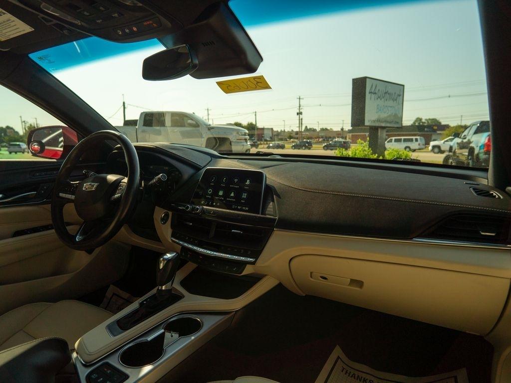 Cadillac CT4  2021