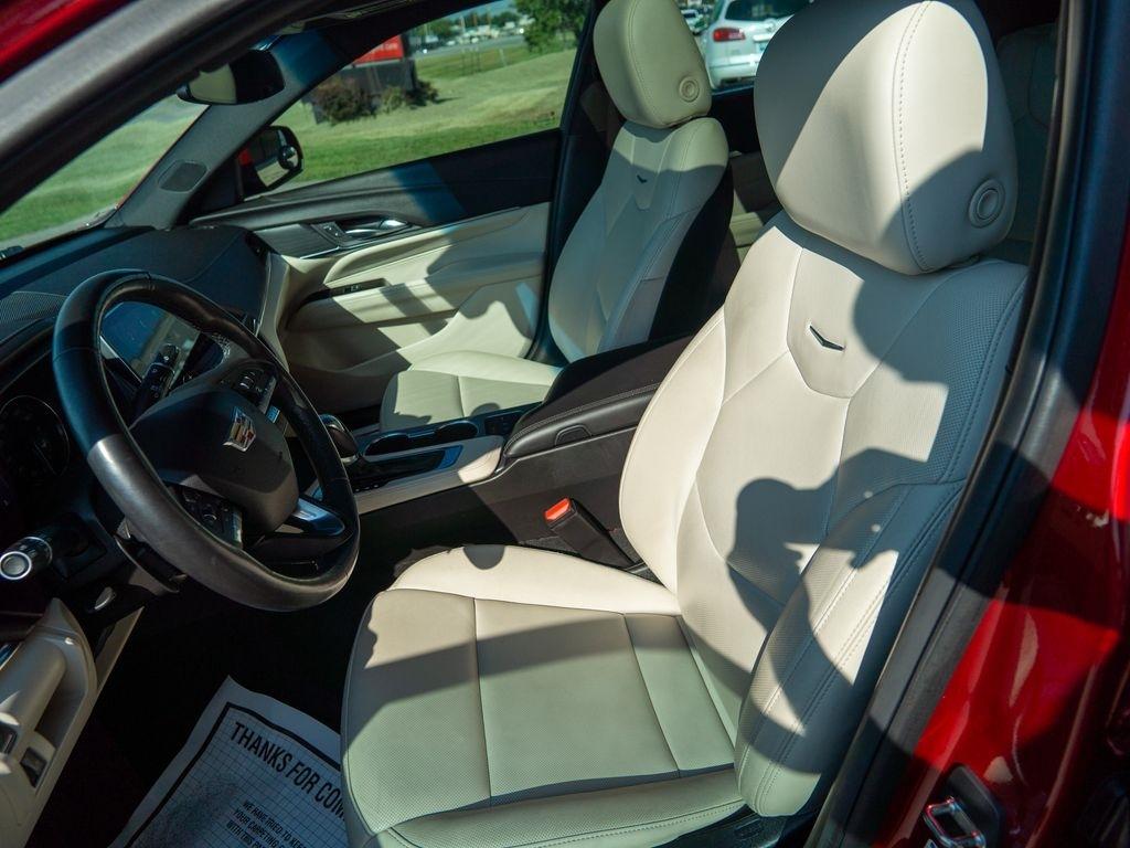 Cadillac CT4  2021