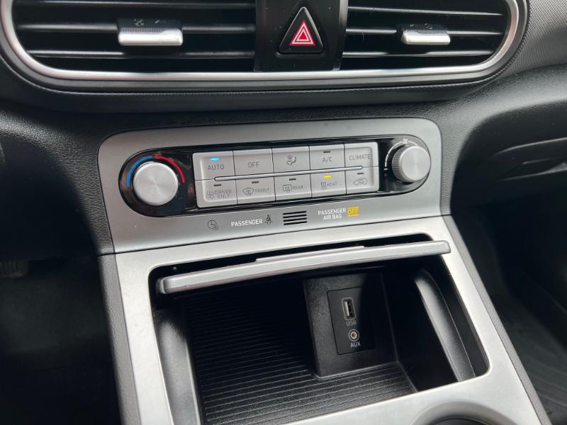 Hyundai Kona EV SEL 2021