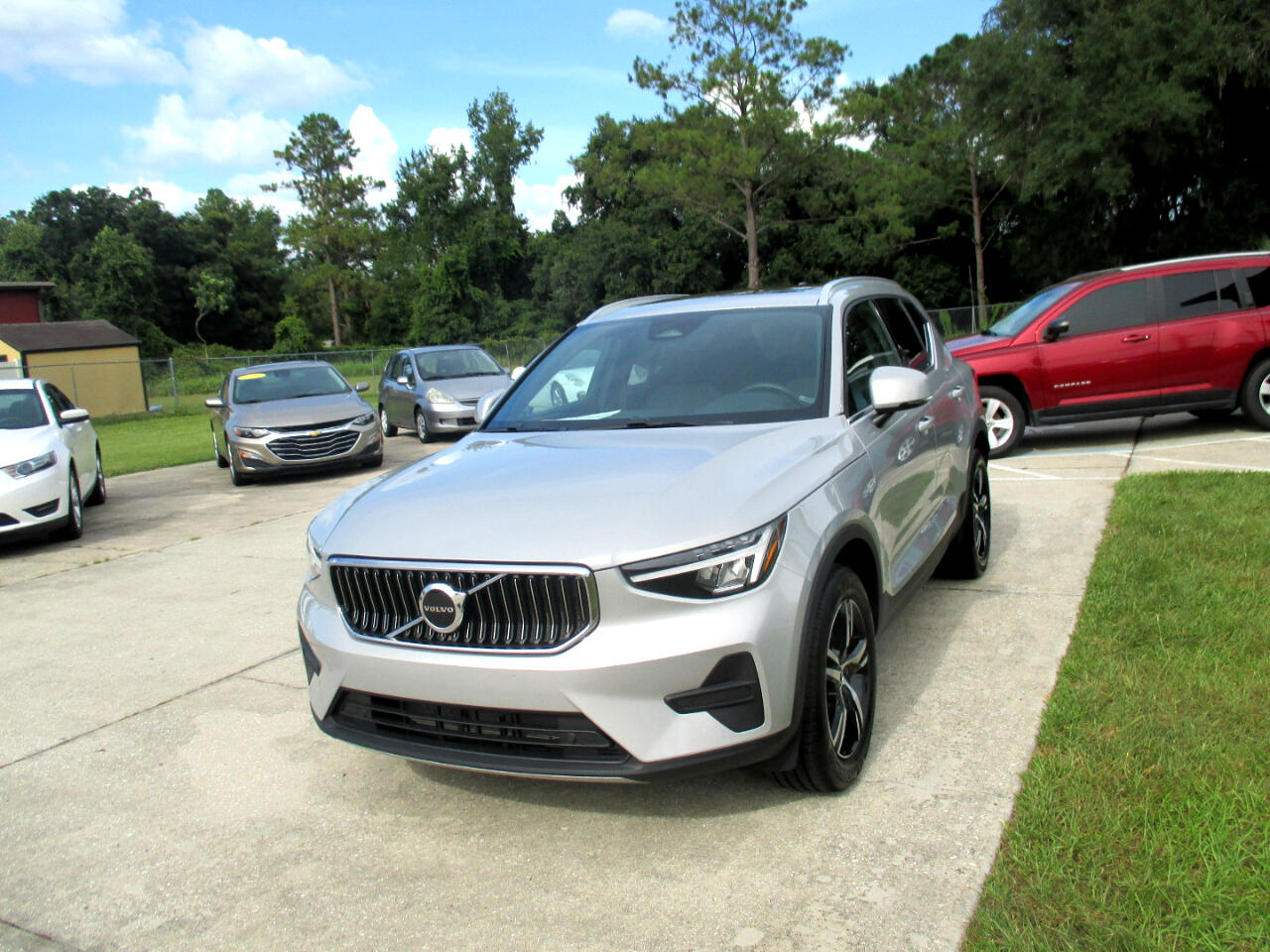 Volvo XC40 B5 Core AWD 2025 Volvo XC40 B5 Core AWD 2025