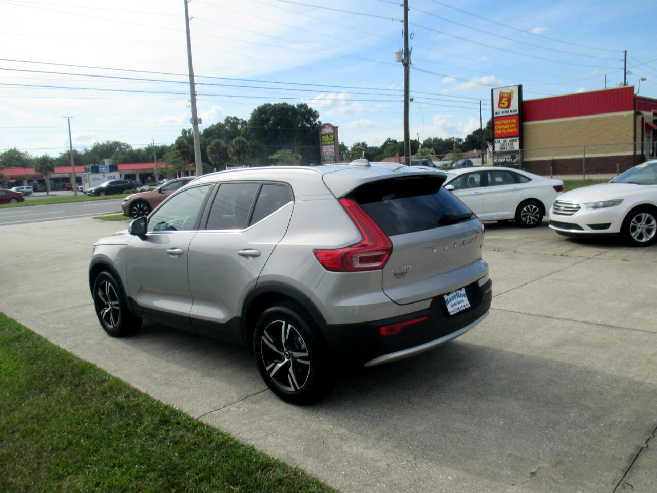 Volvo XC40 B5 Core AWD 2025 Volvo XC40 B5 Core AWD 2025