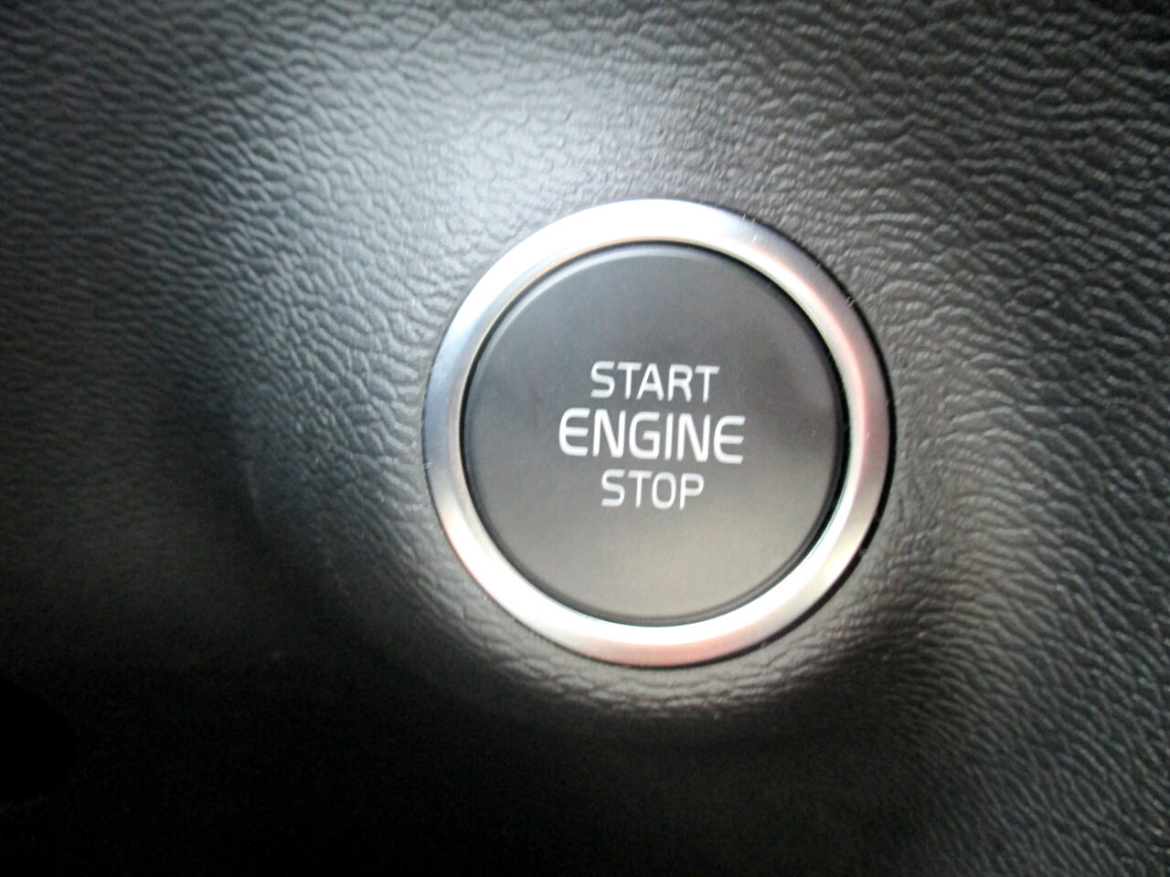 Volvo XC40 B5 Core AWD 2025 Volvo XC40 B5 Core AWD 2025