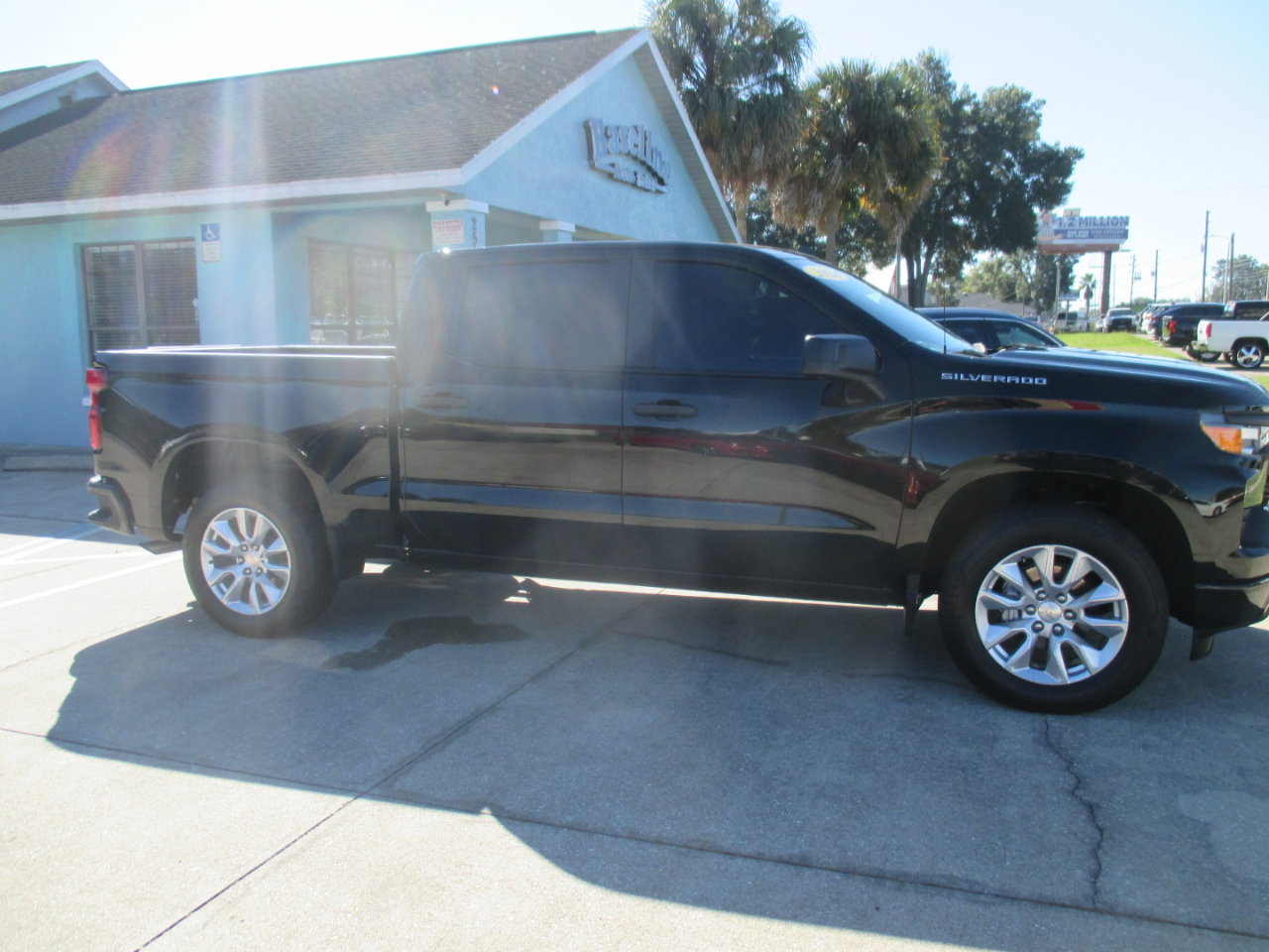 Chevrolet Silverado 1500 Custom Crew Cab 2WD 2024 Chevrolet Silverado 1500 Custom Crew Cab 2WD 2024