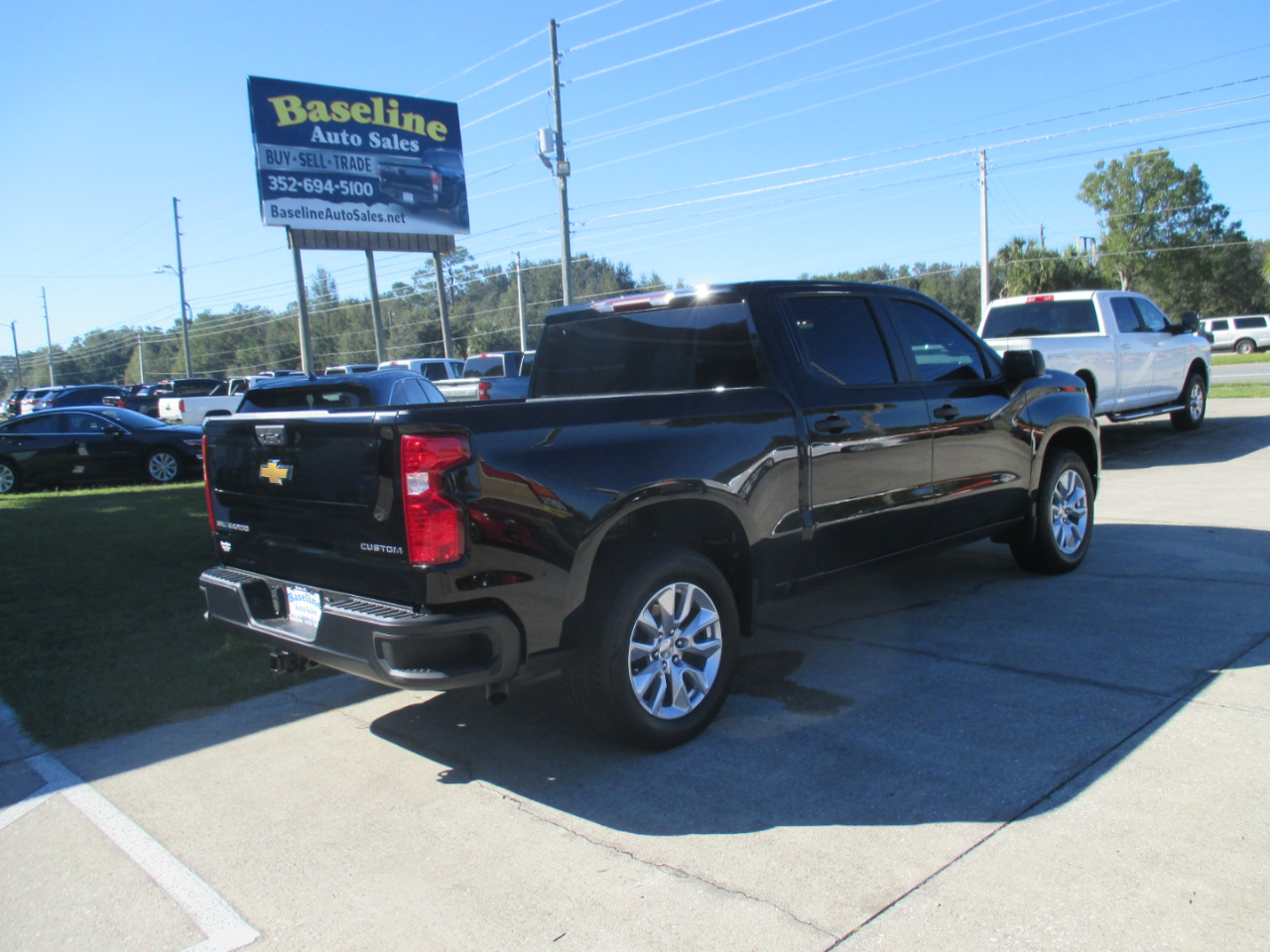 Chevrolet Silverado 1500 Custom Crew Cab 2WD 2024 Chevrolet Silverado 1500 Custom Crew Cab 2WD 2024