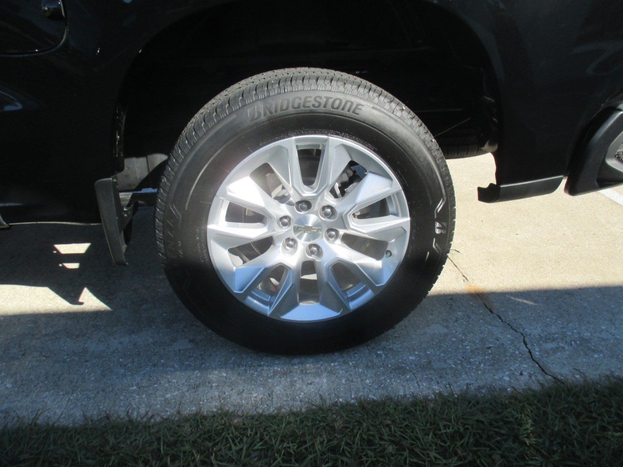 Chevrolet Silverado 1500 Custom Crew Cab 2WD 2024 Chevrolet Silverado 1500 Custom Crew Cab 2WD 2024