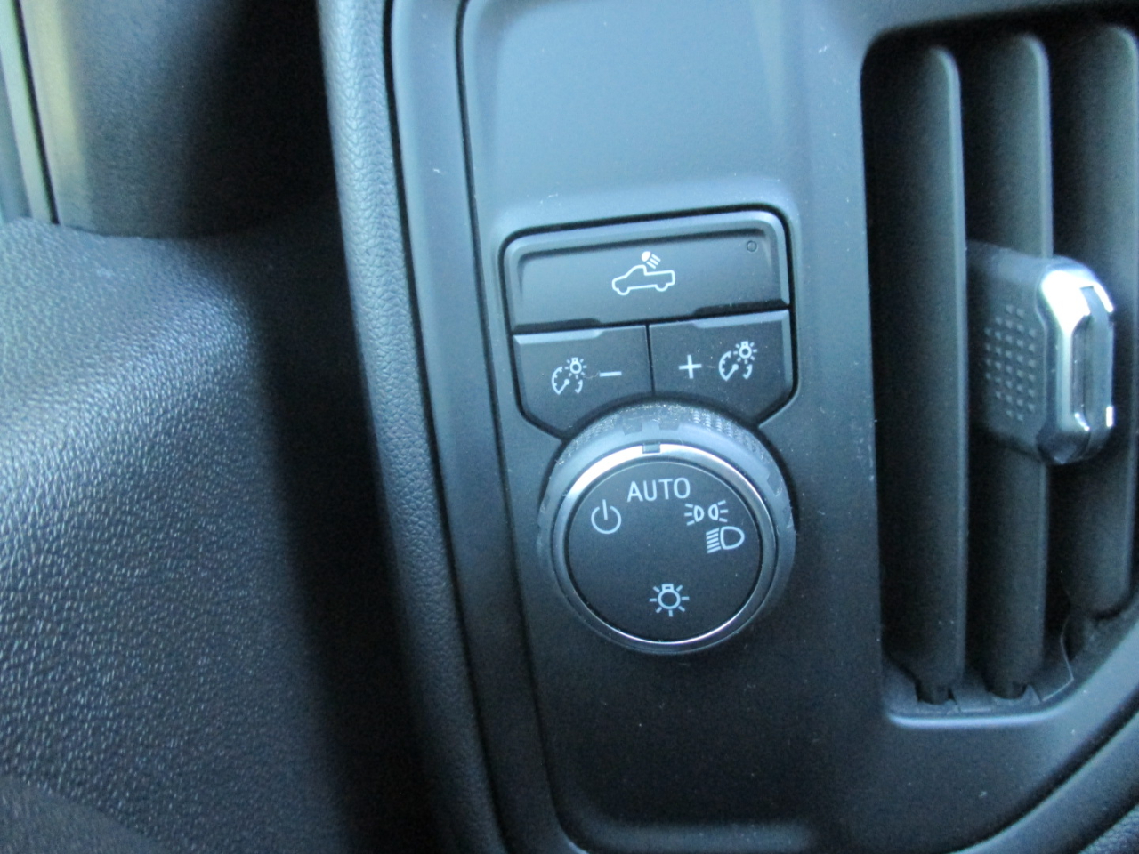 Chevrolet Silverado 1500 Custom Crew Cab 2WD 2024 Chevrolet Silverado 1500 Custom Crew Cab 2WD 2024